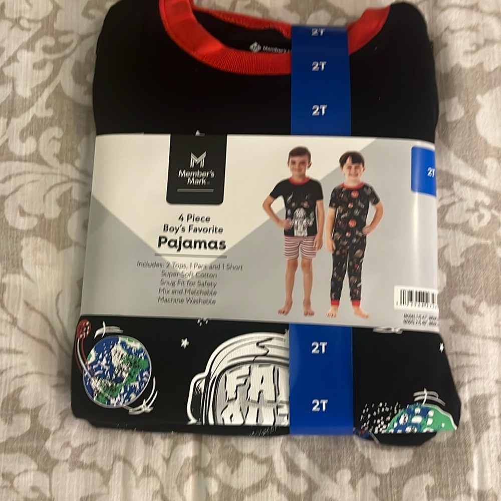 NWT Boy’s Member’s Mark 4pc Pajamas